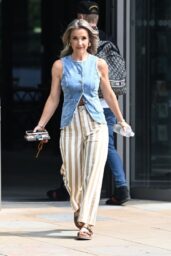Helen Skelton Debuts Summer Stripes in Manchester