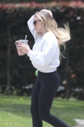 Hilary Duff Rocks Athleisure Los Angeles 06.04.2025