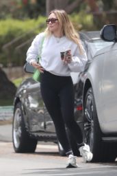 Hilary Duff Rocks Athleisure Los Angeles 06.04.2025