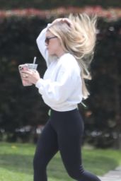 Hilary Duff Rocks Athleisure Los Angeles 06.04.2025