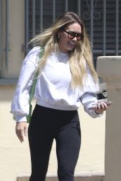 Hilary Duff Rocks Athleisure Los Angeles 06.04.2025