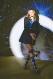 Iris Apatow Debuts Avant-Garde Edge for FLAUNT