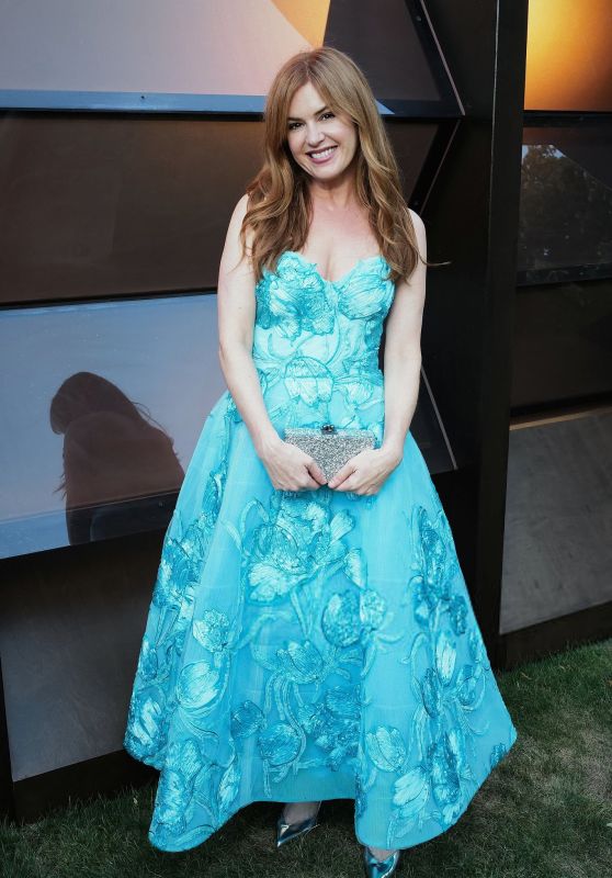 Isla Fisher Charms in Aqua at Serpentine Summer Party