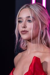 Jenna Davis Electrifies in Red Gown at M3GAN 2.0 Premiere