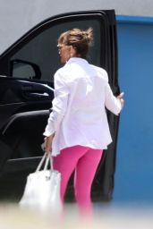 Jennifer Lopez Unveils Whiplash Chic in Los Angeles 21.06.2025