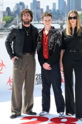 Jodie Comer Debuts Sleek All-Black at London