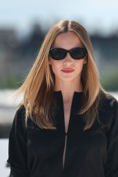 Jodie Comer Debuts Sleek All-Black at London