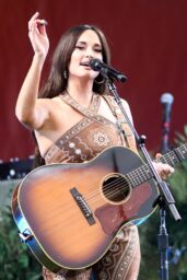 Kacey Musgraves Unveils Psychedelic Western