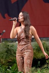 Kacey Musgraves Unveils Psychedelic Western