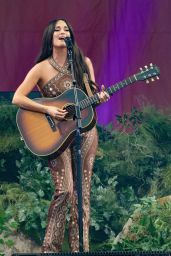 Kacey Musgraves Unveils Psychedelic Western