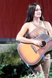 Kacey Musgraves Unveils Psychedelic Western