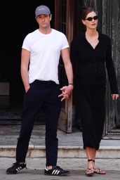 Karlie Kloss Strolls Venice in Chic Monochrome