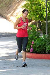 Katharine McPhee Runs Santa Monica in Vibrant Fitness Gear