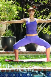 Katharine McPhee Strikes a Pose in Beverly Hills Yoga