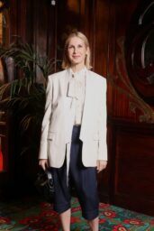 Kelly Rutherford Commands Chic at Kenzo Paris Show