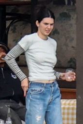 Kendall Jenner keeps cool in casual Malibu hang