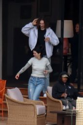 Kendall Jenner keeps cool in casual Malibu hang