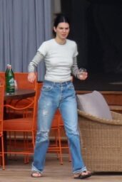 Kendall Jenner keeps cool in casual Malibu hang