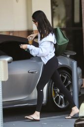 Kendall Jenner: Porsche-Powered Errands in LA
