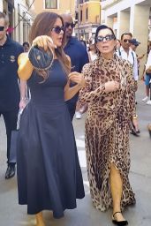 Khloé Kardashian Commands Quiet Chic in Venice