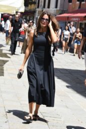 Khloé Kardashian Commands Quiet Chic in Venice