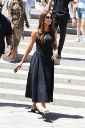 Khloé Kardashian Commands Quiet Chic in Venice