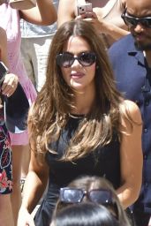 Khloé Kardashian Commands Quiet Chic in Venice