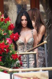 Kim Kardashian Unveils Vintage Python Power in Venice