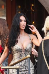 Kim Kardashian Unveils Vintage Python Power in Venice