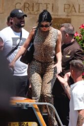 Kylie Jenner Unveils Wild Print for Venice Departure
