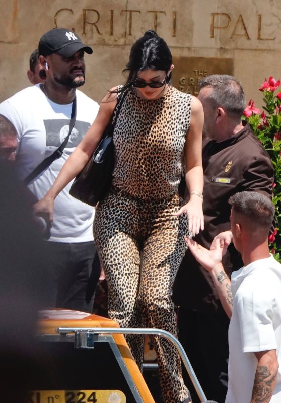 Kylie Jenner Unveils Wild Print for Venice Departure