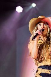 Lainey Wilson Commands Lexington Stage at Railbird Music Festival 2025