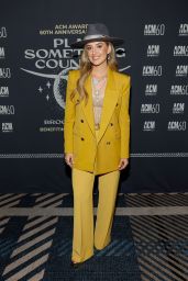 Lainey Wilson Dazzles in Yellow at Play Something Country Gala