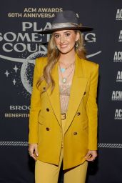 Lainey Wilson Dazzles in Yellow at Play Something Country Gala