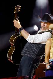 Lainey Wilson Ignites CMA Fest 2025 Day One in Nashville