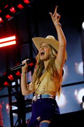 Lainey Wilson Ignites CMA Fest 2025 Day One in Nashville