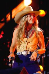 Lainey Wilson Ignites CMA Fest 2025 Day One in Nashville