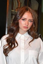 Leni Klum Unveils Casual Chic at Tommy Hilfiger Event