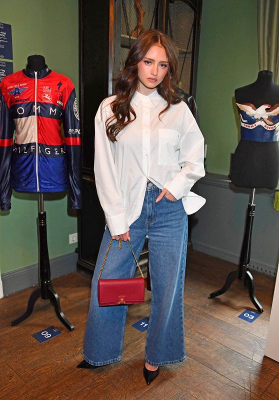 Leni Klum Unveils Casual Chic at Tommy Hilfiger Event