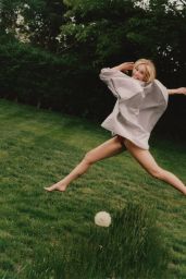 Leslie Bibb Takes the Hamptons for Cultured Magazine
