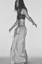 Lorde Unveils Raw Emotion on Vogue Australia July Cover