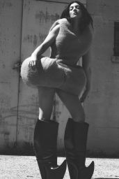 Lorde Unveils Raw Emotion on Vogue Australia July Cover