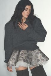 Lorde Unveils Raw Emotion on Vogue Australia July Cover