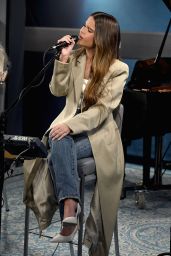 Maren Morris Unveils Urban Chic at SiriusXM