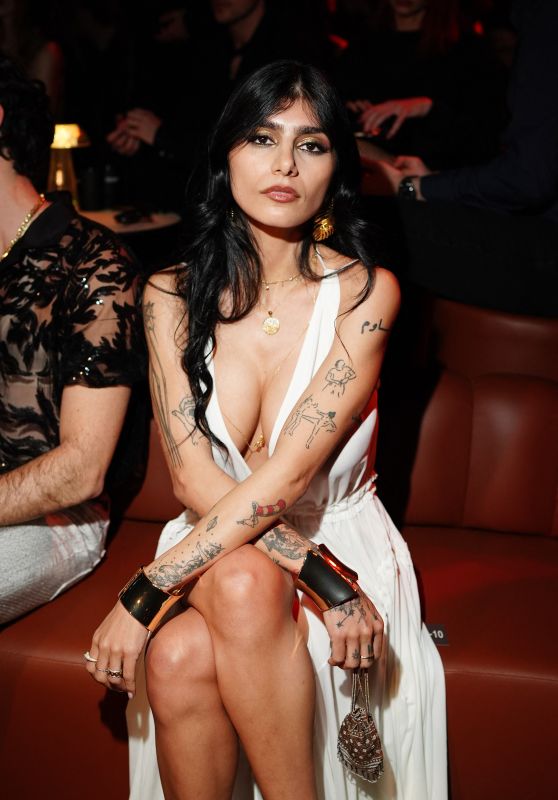 Mia Khalifa Unveils Grecian Goddess Glamour at Dsquared2 Show