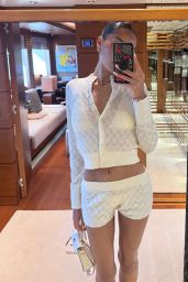 Ming Lee Simmons Dazzles in a Series of Chic Moments