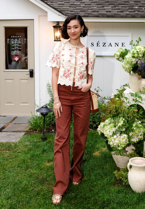 Minnie Mills Embraces French Countryside Charm