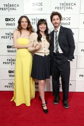 Molly Gordon Unveils Golden Glow at Tribeca Premiere
