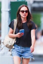 Natalie Portman Embraces Casual Chic in SoHo, NYC