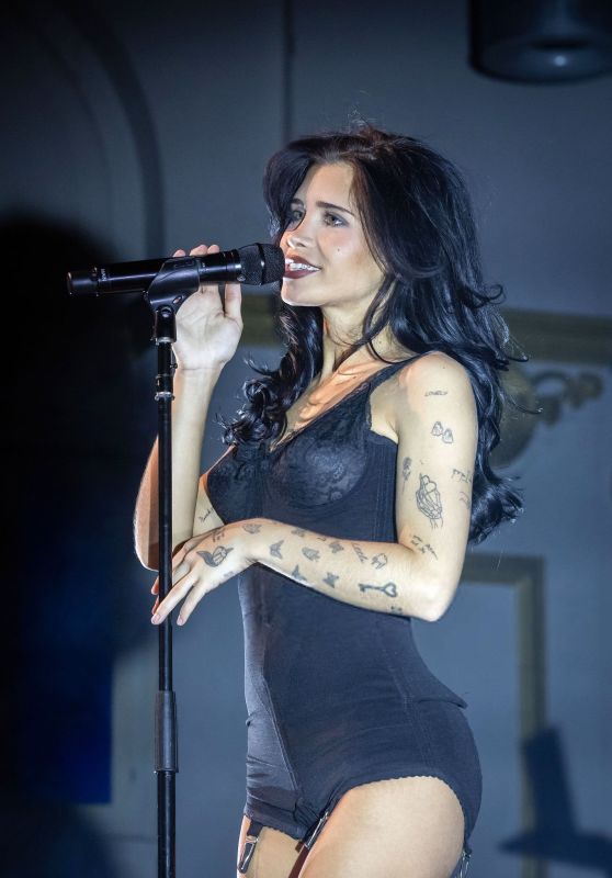 Nessa Barrett Performs Live in Berlin "Cyber Romance"